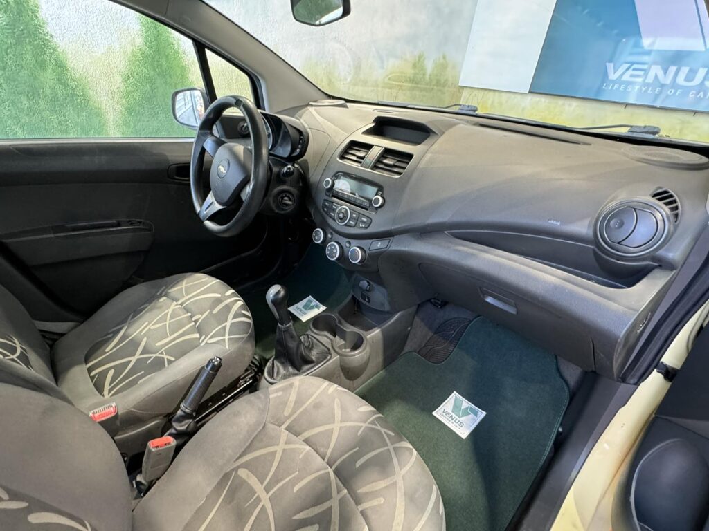 Chevrolet Spark S-Tech II 2015 - 15